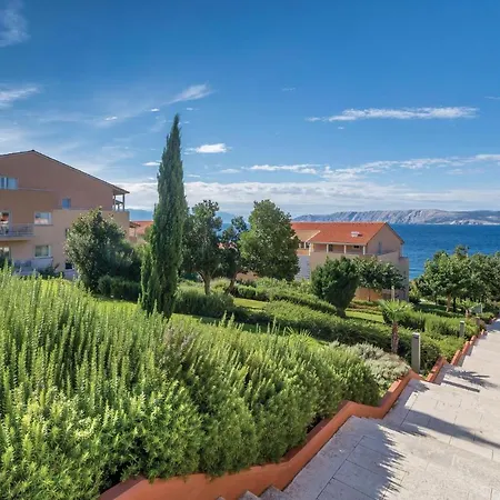 Apartman Awesome In With Outdoor Swimming Pool, Sauna And Wifi Novi Vinodolski