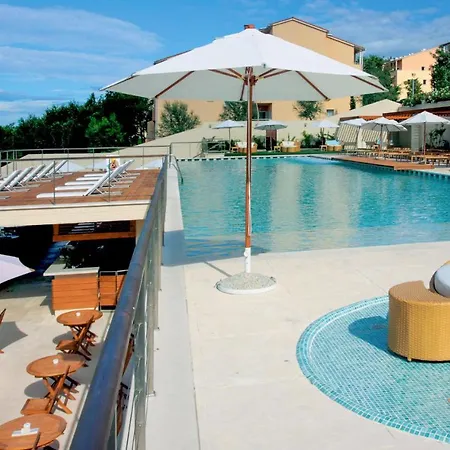 Awesome In With Outdoor Swimming Pool, Sauna And Wifi Apartman Novi Vinodolski