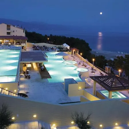Awesome In With Outdoor Swimming Pool, Sauna And Wifi * Novi Vinodolski